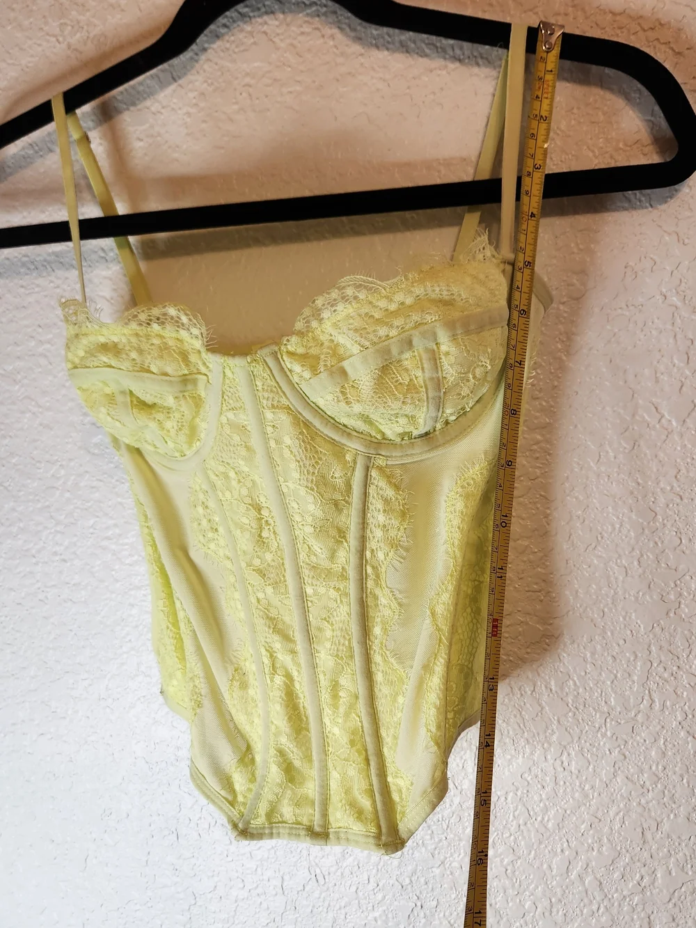 Out From Under Mordern Love Corset Lace Bustier Camisole in Pale Yellowsize M